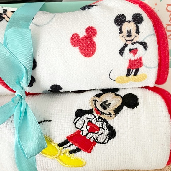 🆕2pk MICKEY MOUSE Baby Hooded Bath Towels - Picture 3 of 4